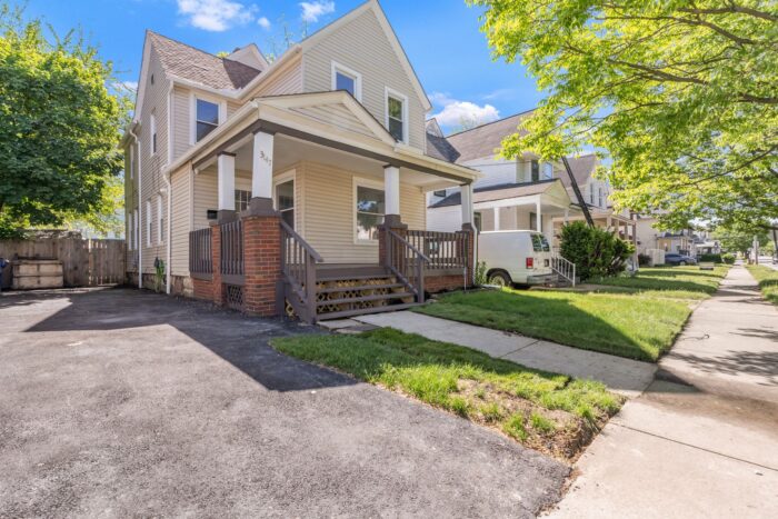 3147 W 84th St Cleveland OH 44102
